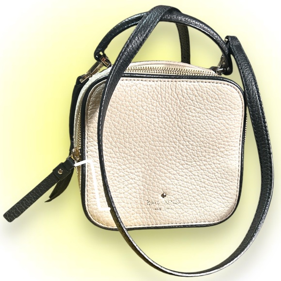 Kate Spade Mini Camera handbag/crossbody bag - Picture 2 of 9